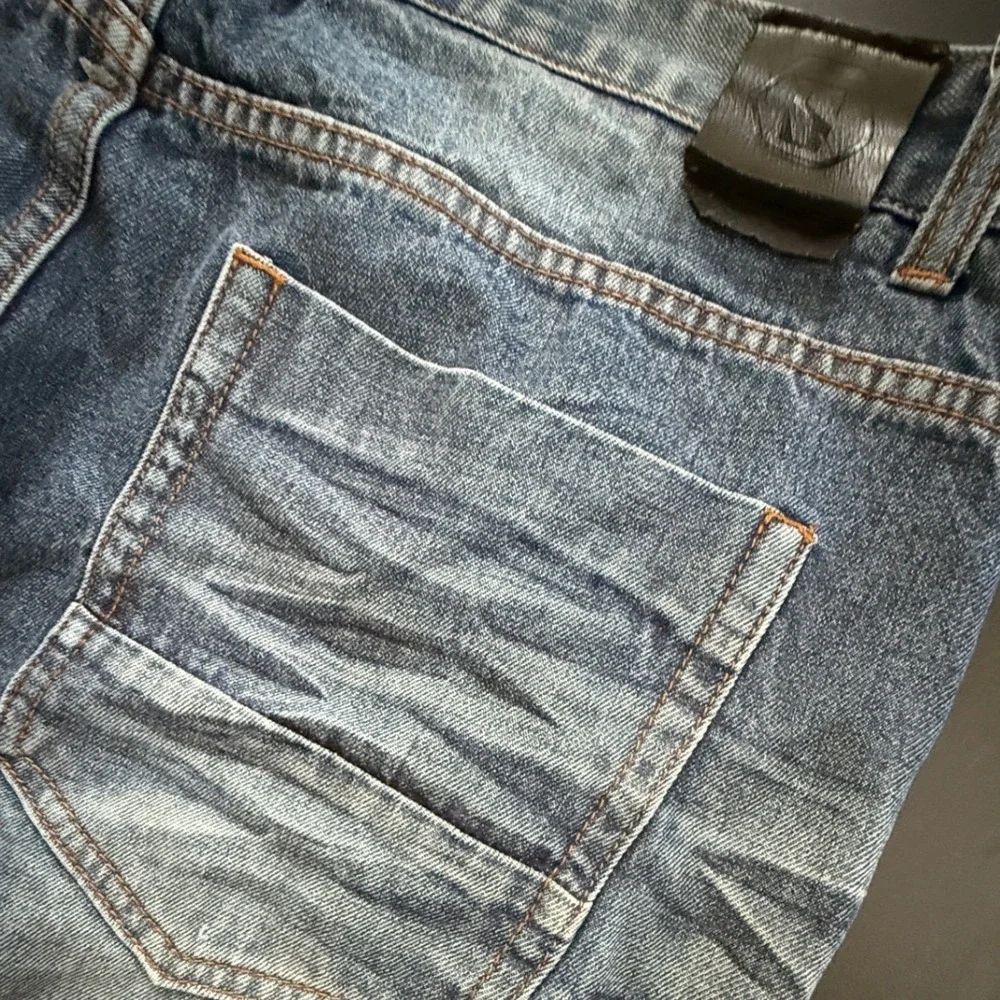 Switch Remarkable Mens Distressed Blue Denim Jeans 40x32 Straight Leg Cotton‎